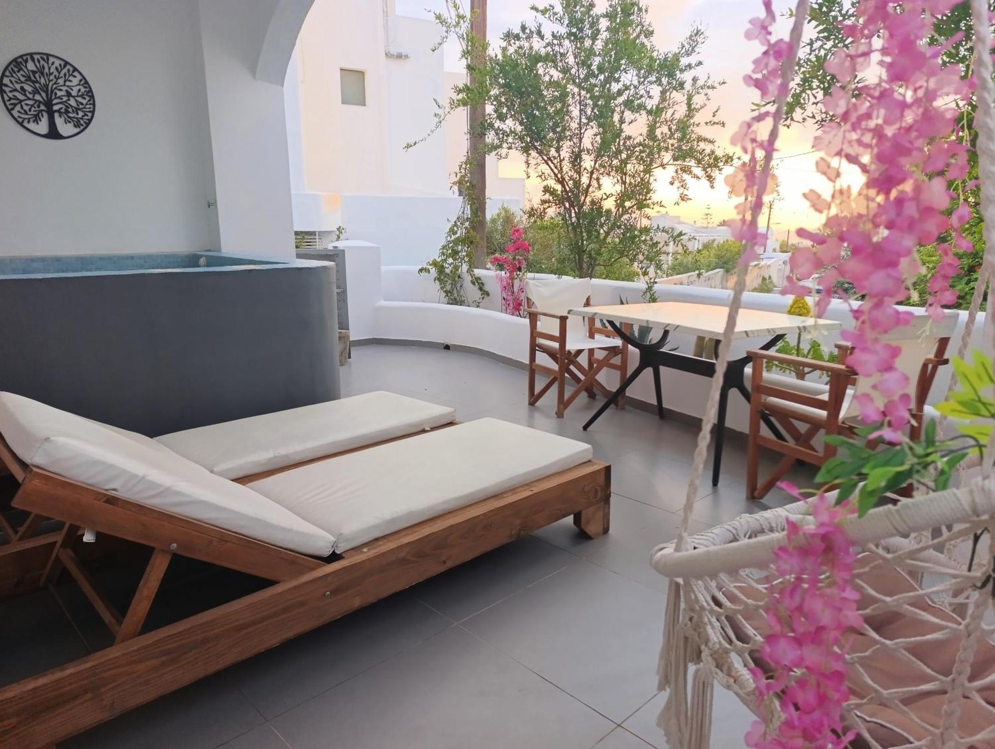 The Muses Of Santorini Private Jacuzzi Suites Vóthon Zimmer foto